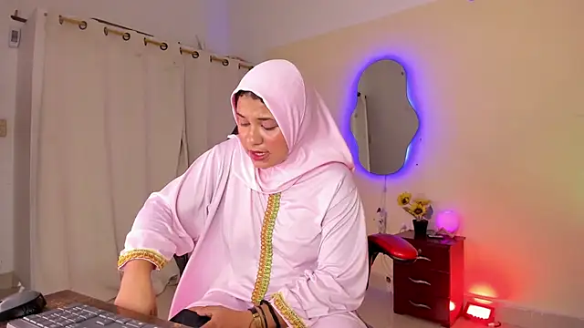 ShairaMassu stripchat live cam model
