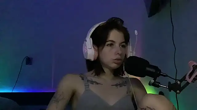NOVELLAA stripchat live cam model