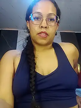 CurvyBombom stripchat live cam model