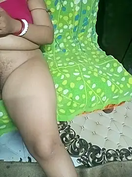 6009083843- stripchat live cam model