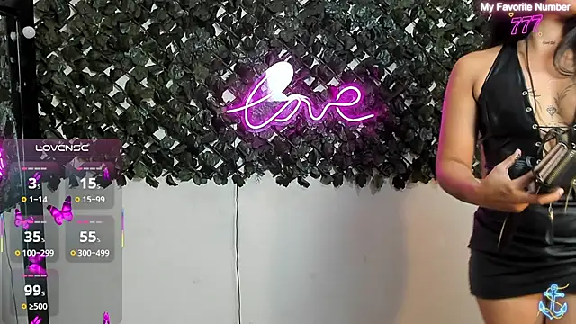 DestinyHills stripchat live cam model
