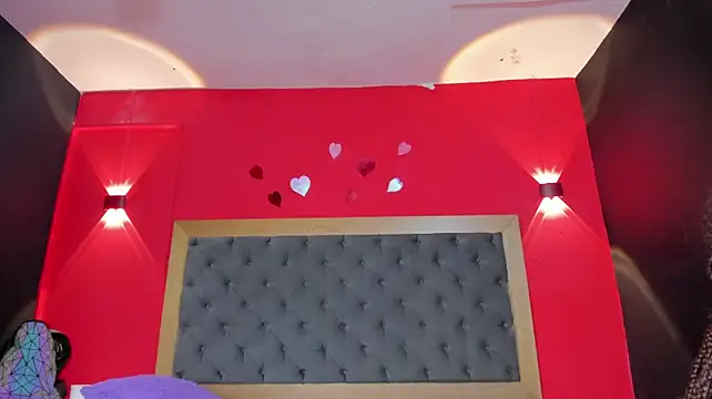 YayaHilton stripchat live cam model