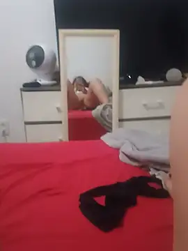LatinaCalienteMilf stripchat live cam model