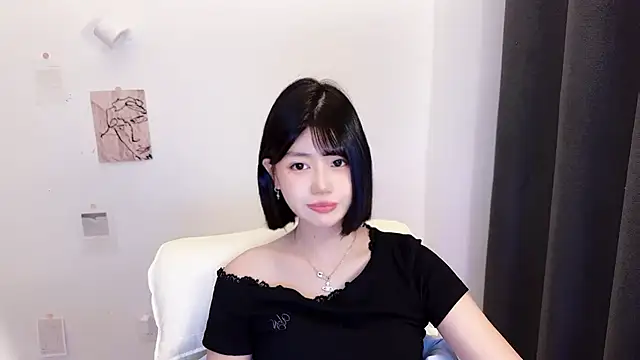 Kitteovo stripchat live cam model