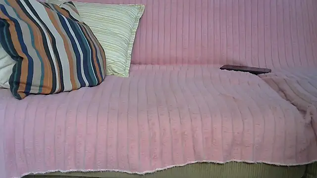 AmoraHotwife stripchat live cam model