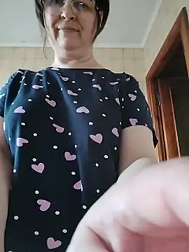 Irena-mis stripchat live cam model
