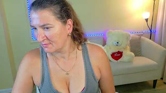 SilviaFreeya stripchat live cam model