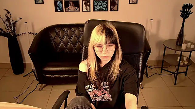 NyxCalderra stripchat live cam model