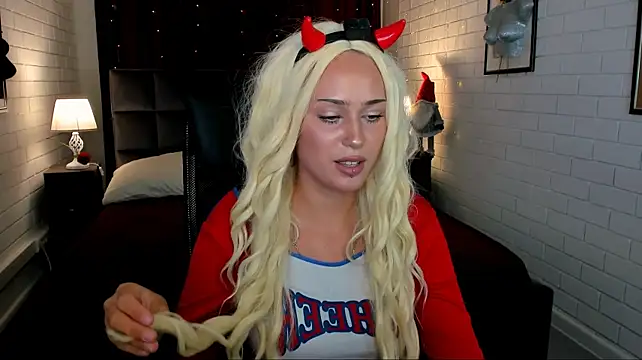 GothikaFrediks stripchat live cam model