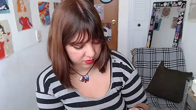 soynanabela28 stripchat live cam model