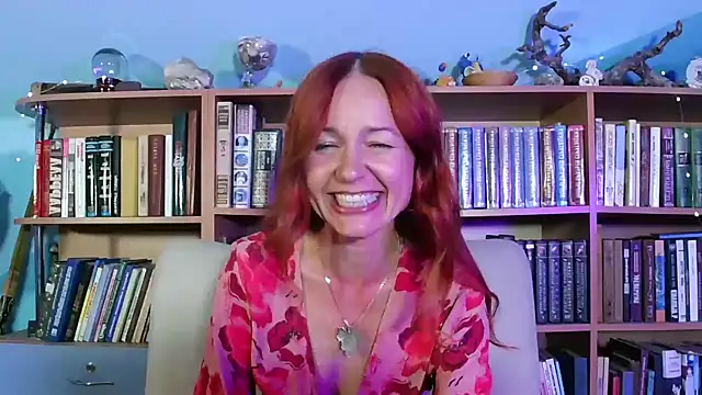 Foxilady357 stripchat live cam model