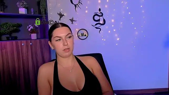 amalialowell stripchat live cam model