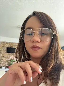 EmmaXXX_ stripchat live cam model