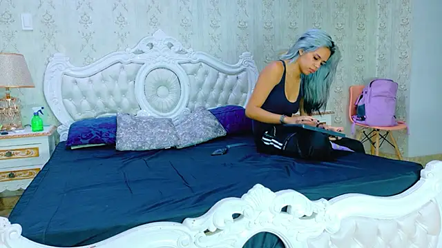 AlanaHouston stripchat live cam model