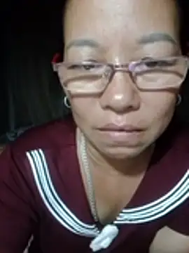 Mye_kiss stripchat live cam model