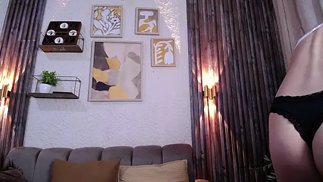 Alannah_ stripchat live cam model