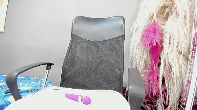 Scarlet_Glow stripchat live cam model