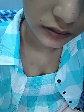 miss_reena stripchat live cam model
