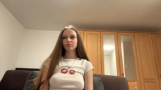 BeautiAlina666 stripchat live cam model