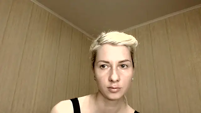 BlondieOnline_ stripchat live cam model