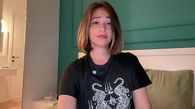 WillHannah stripchat live cam model