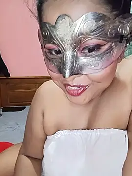 Maskedcurves stripchat live cam model