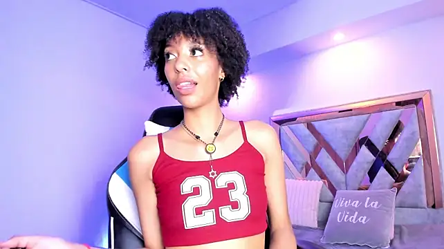 Kiara_Kamau_XXX stripchat live cam model