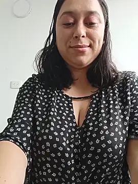 Queen_Yess stripchat live cam model