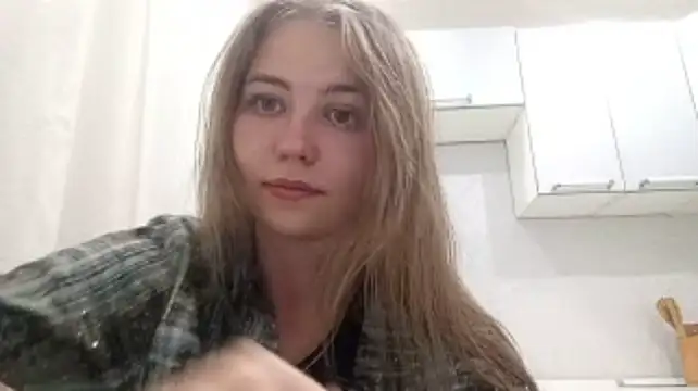 AnnettaHosaka stripchat live cam model