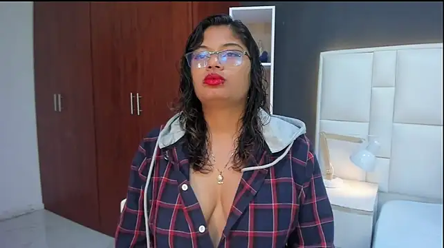 yeral2017 stripchat live cam model