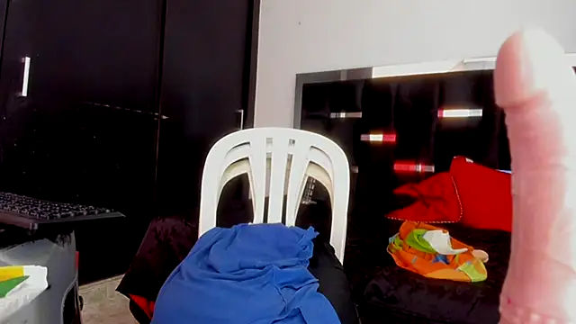 Dollperverthot stripchat live cam model