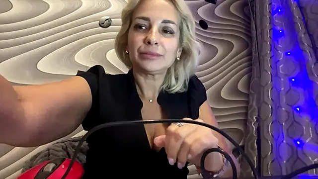 BrianaLush stripchat live cam model