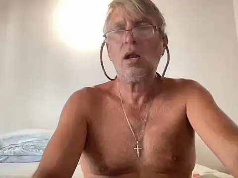 Parmau1 stripchat live cam model