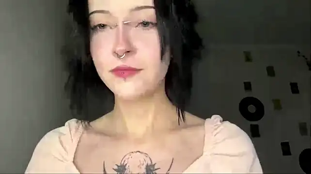 Alicefralies stripchat live cam model