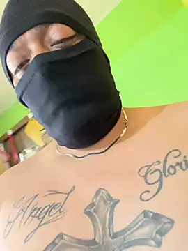 khorny5e stripchat live cam model