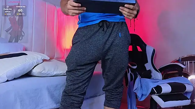 Justin_valverde stripchat live cam model