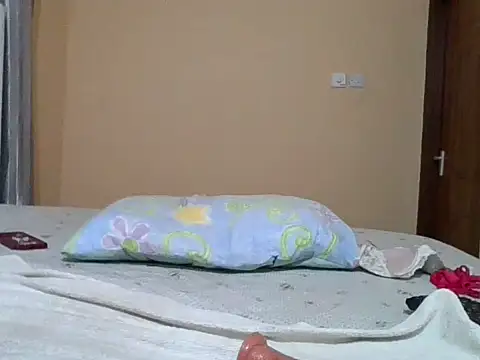 sweet_naughty stripchat live cam model