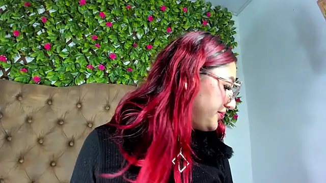 Vaiiolet_1 stripchat live cam model