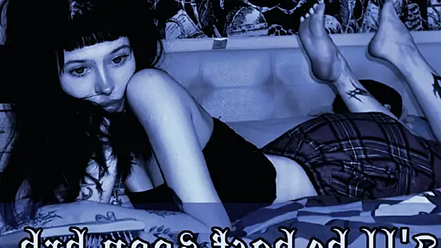AllisonDeetz stripchat live cam model