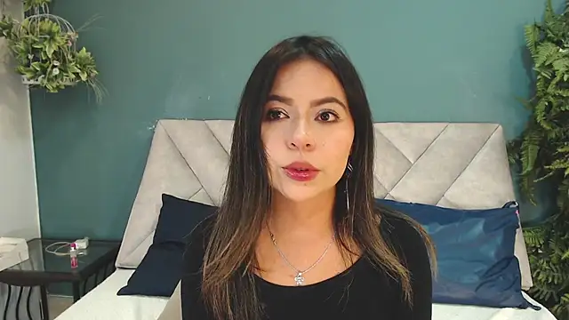 EmmaBellini stripchat live cam model