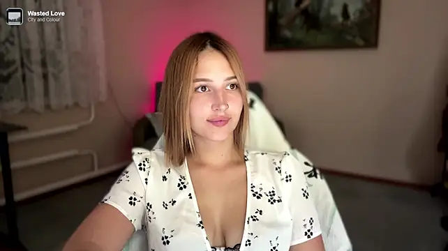 Lilit_shy stripchat live cam model