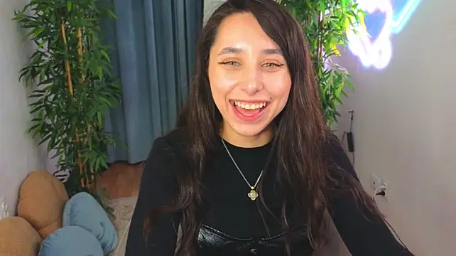 KiraNoir___ stripchat live cam model