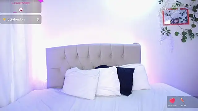 Violette-Collins stripchat live cam model