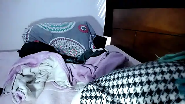 MARIANADIRTY stripchat live cam model