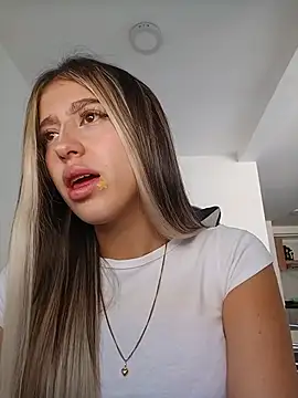 eva-2023 stripchat live cam model