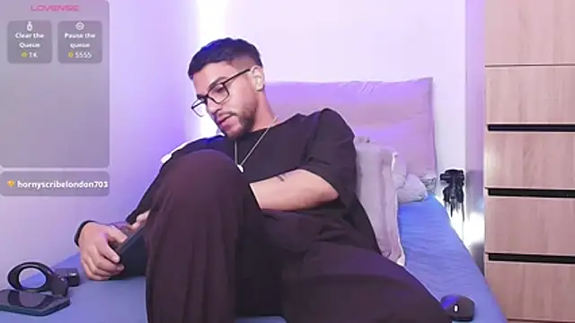 Leandro_valenzuela stripchat live cam model