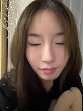 Uugirl00 stripchat live cam model