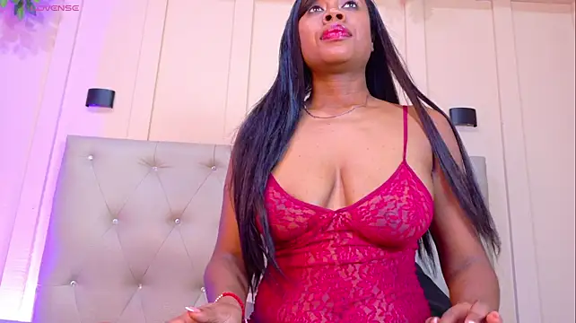 sofiaa_ebony stripchat live cam model