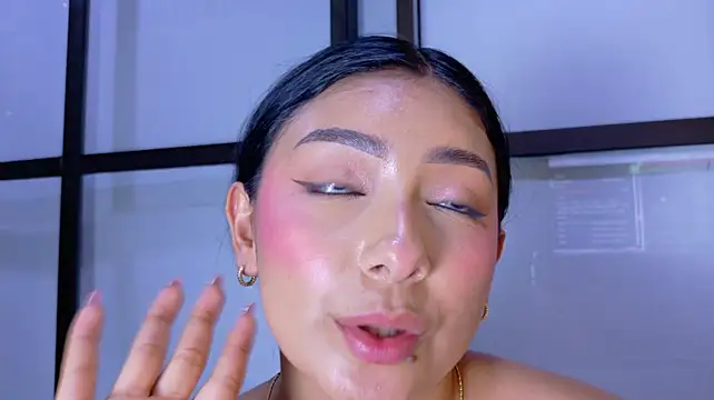 MeganCruzGB stripchat live cam model