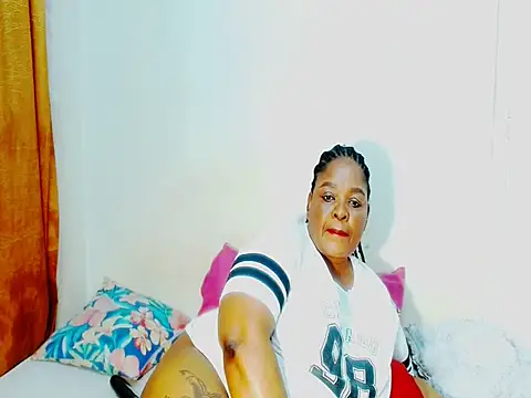 Love-Racheal75 stripchat live cam model